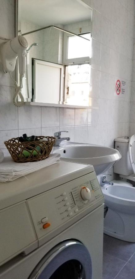 Spacious And Cozy Apartment - Ajia Apartment Tirana Exteriör bild