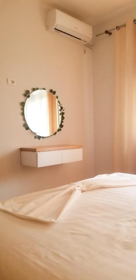 Spacious And Cozy Apartment - Ajia Apartment Tirana Exteriör bild
