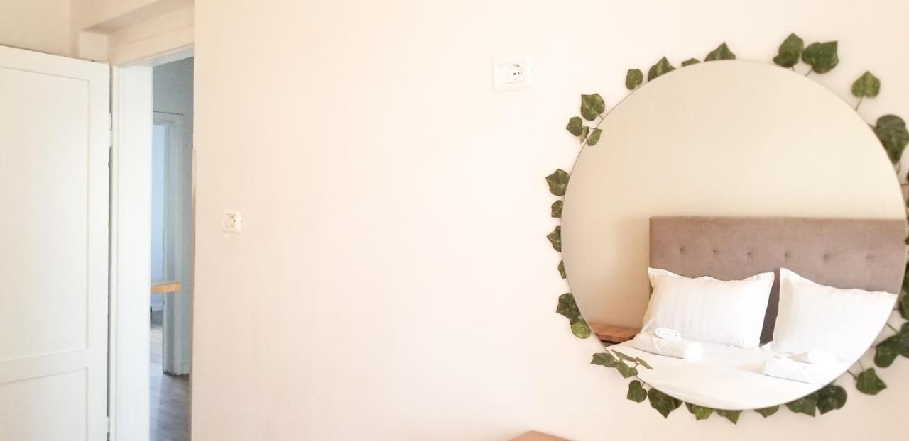 Spacious And Cozy Apartment - Ajia Apartment Tirana Exteriör bild